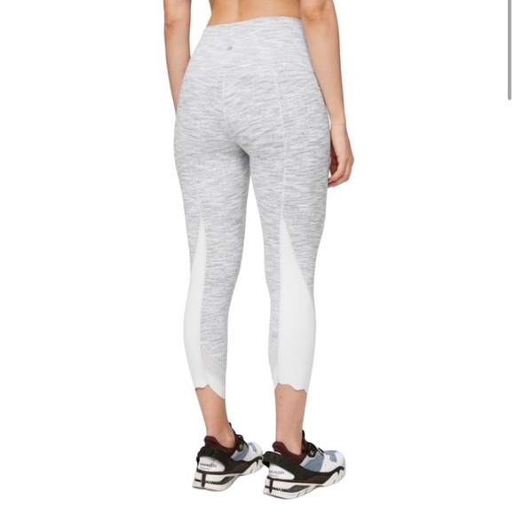 Grey heather lululemon scalloped leggings - Picture 2 of 4